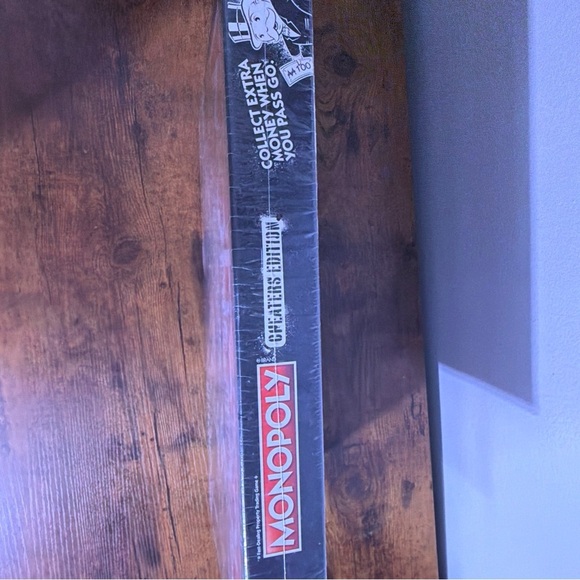 Monopoly Cheaters Edition - Hasbro Gaming Board Game - New and Sealed - Picture 4 of 6